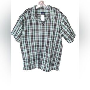 Patagonia men’s short sleeve button down. Size XL